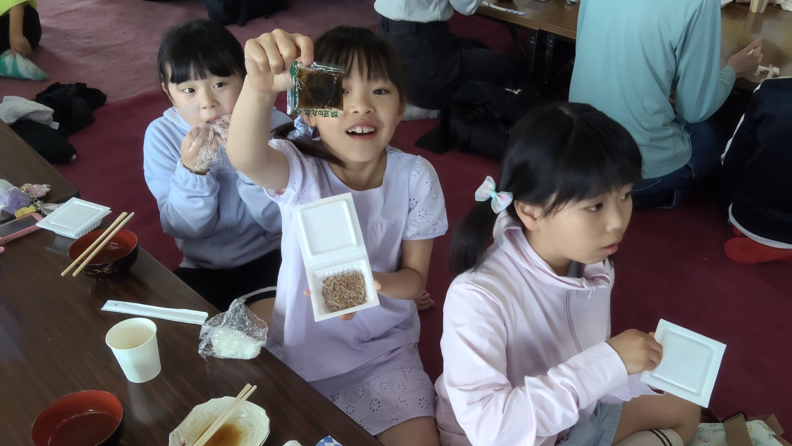 びらとり子ども食堂にがごめ昆布納豆を寄贈させていただきました